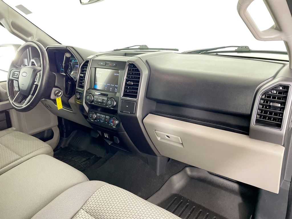 2019 Ford F-150 XLT photo 23