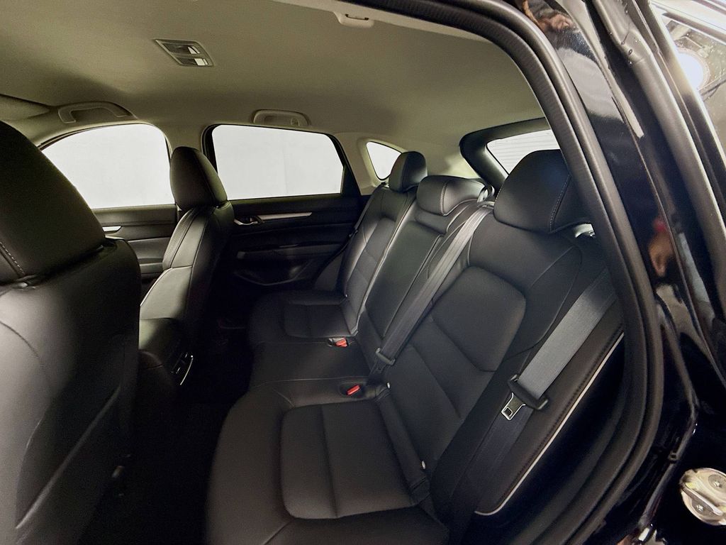 2025 Mazda CX-5 2.5 Select photo 22