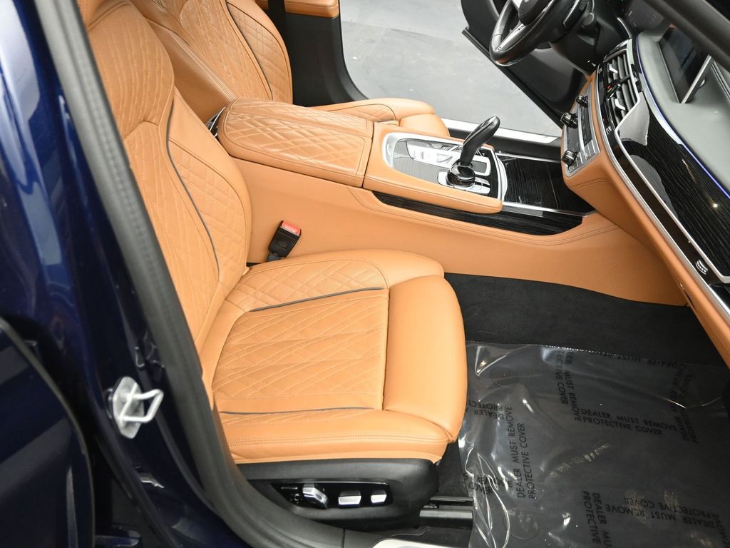 2022 BMW 750LI - Image 26