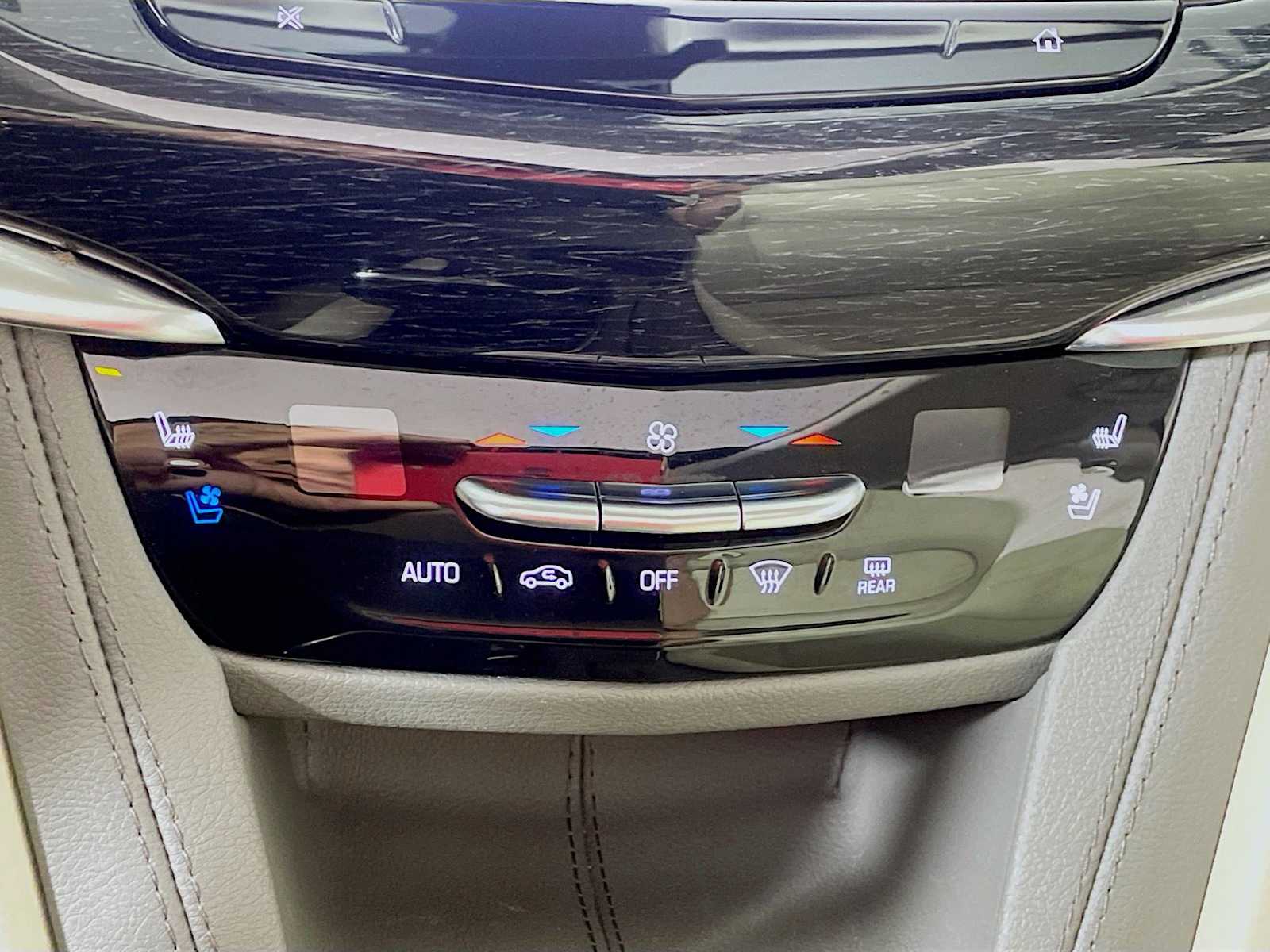 2022 Cadillac XT6 Premium Luxury photo 14
