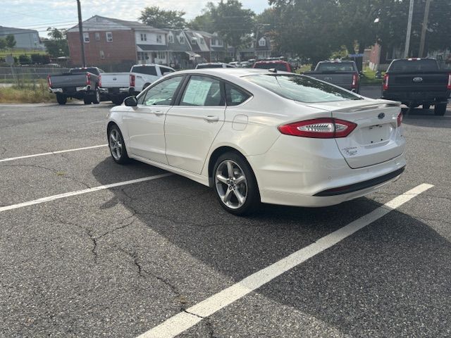 2015 Ford Fusion SE photo 4