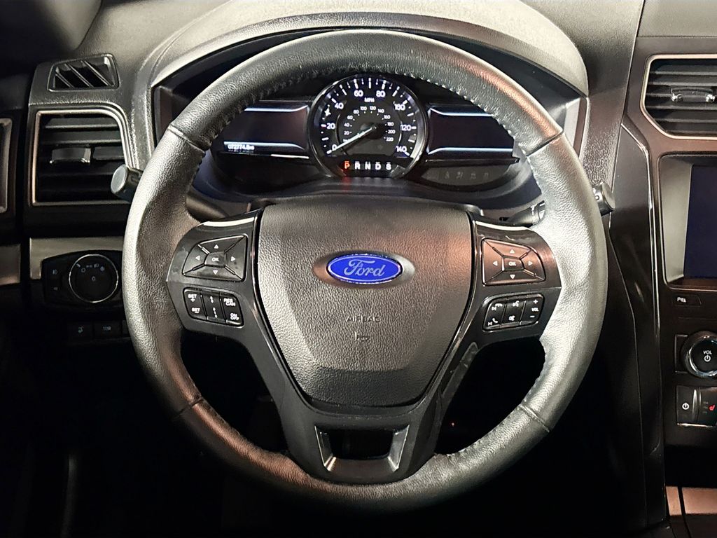 2019 Ford Explorer XLT photo 12