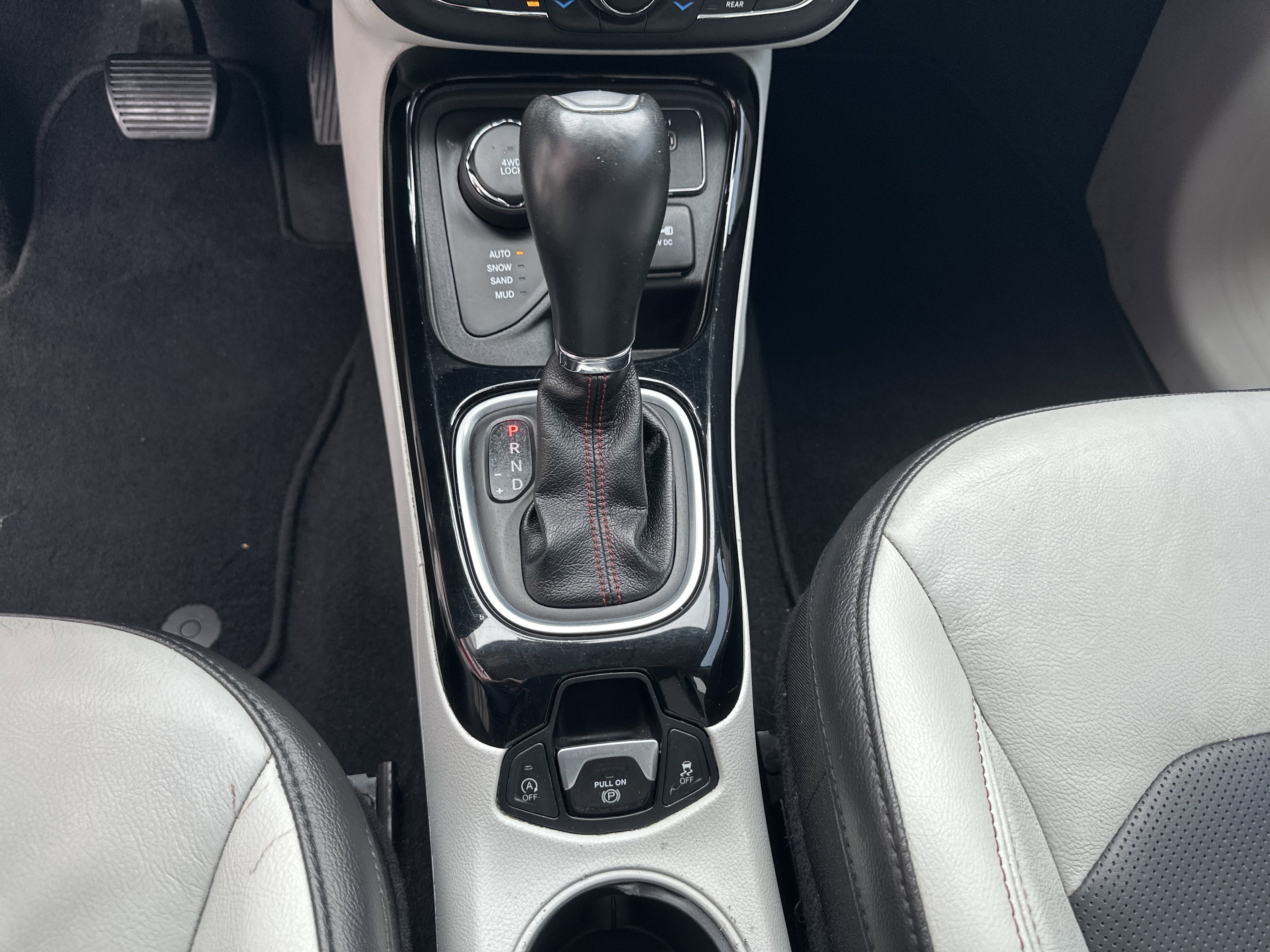 2020 Jeep Compass Limited photo 10