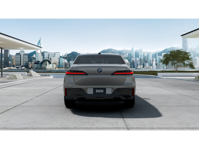 2026 Bmw 750e photo 3