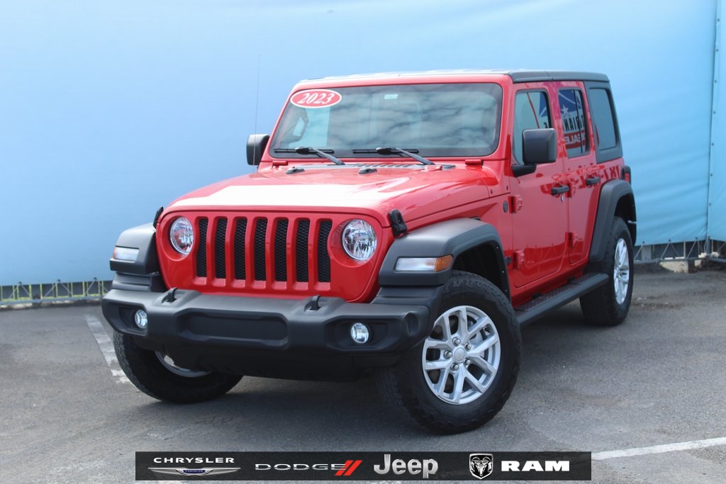 2023 Jeep Wrangler 4-Door Sport S's photo