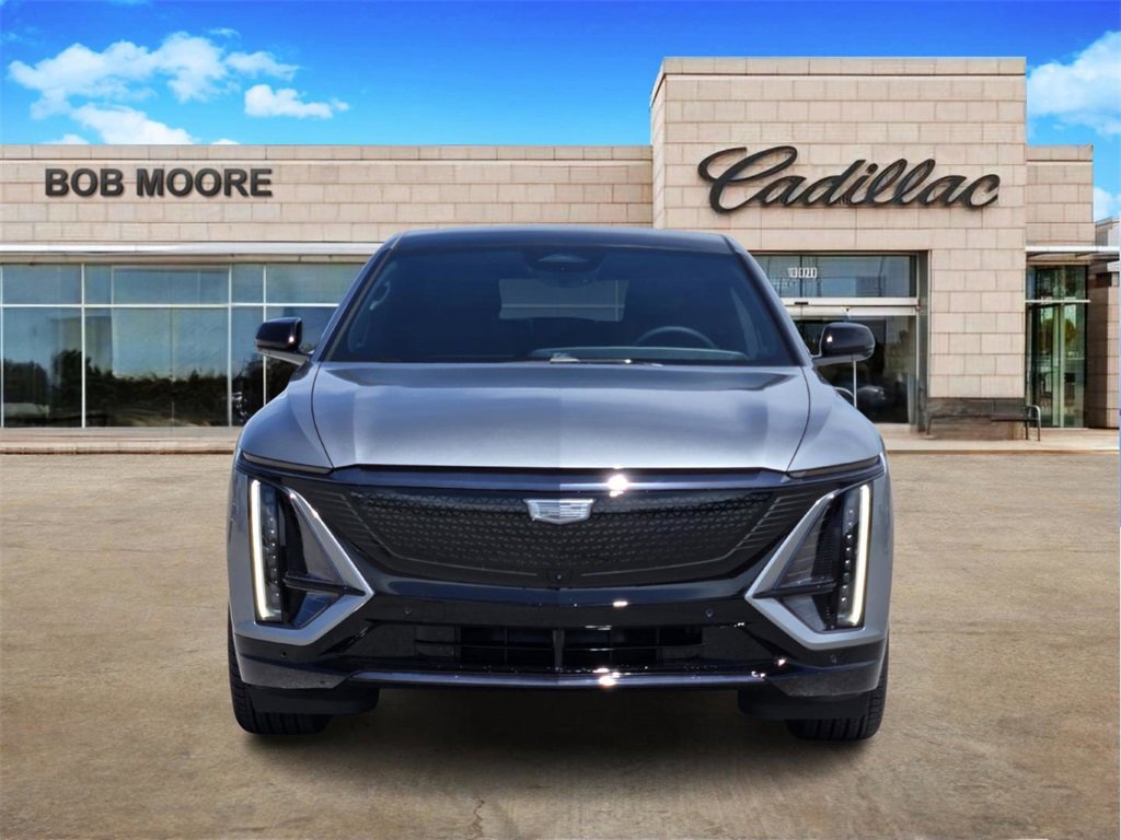 2025 Cadillac Lyriq Sport photo 2