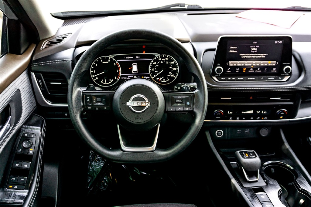 2023 Nissan Rogue SV photo 28