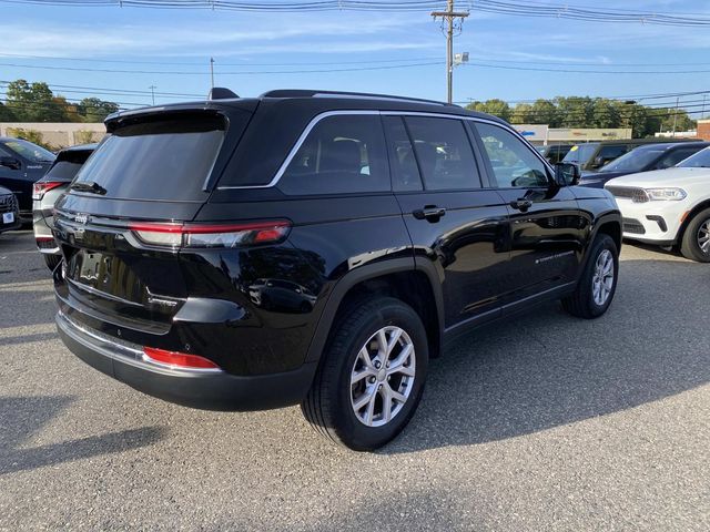 2022 Jeep Grand Cherokee Limited photo 3