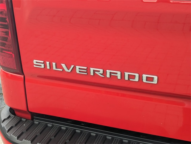 2023 Chevrolet Silverado 1500 Custom photo 11