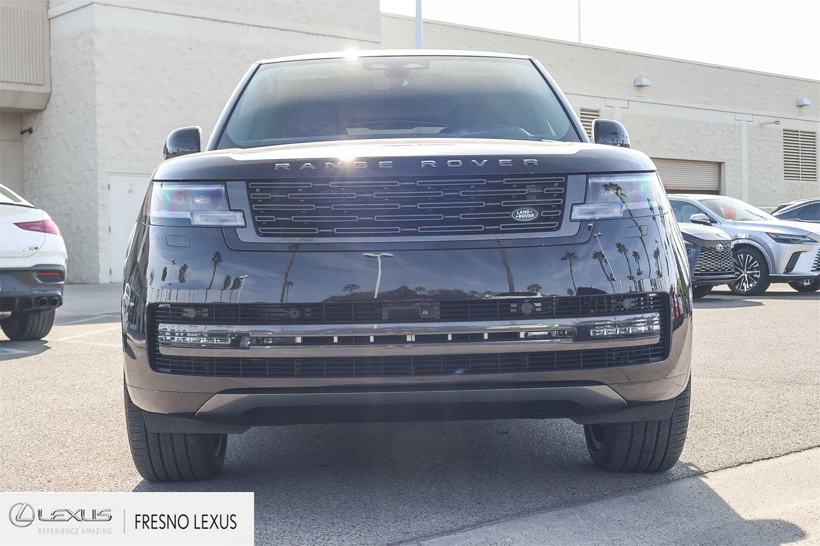 2024 Land Rover Range Rover SE photo 2
