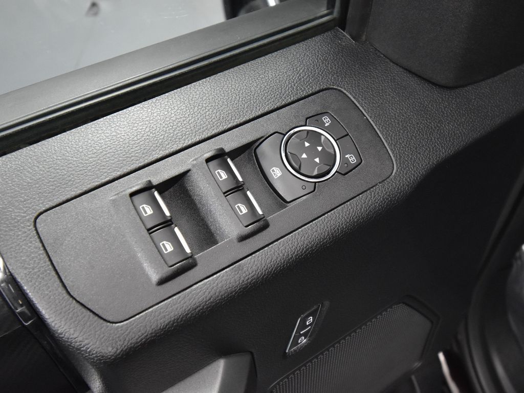 2018 Ford F-150 XLT FX4 photo 15