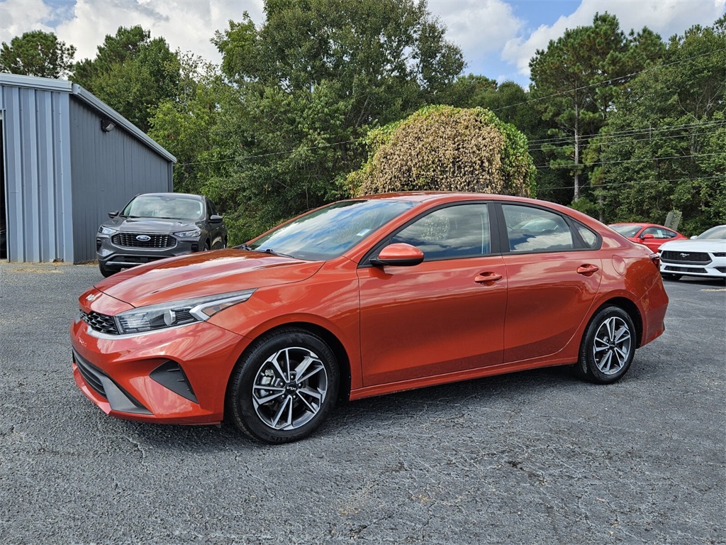 2023 Kia Forte LXS photo 3