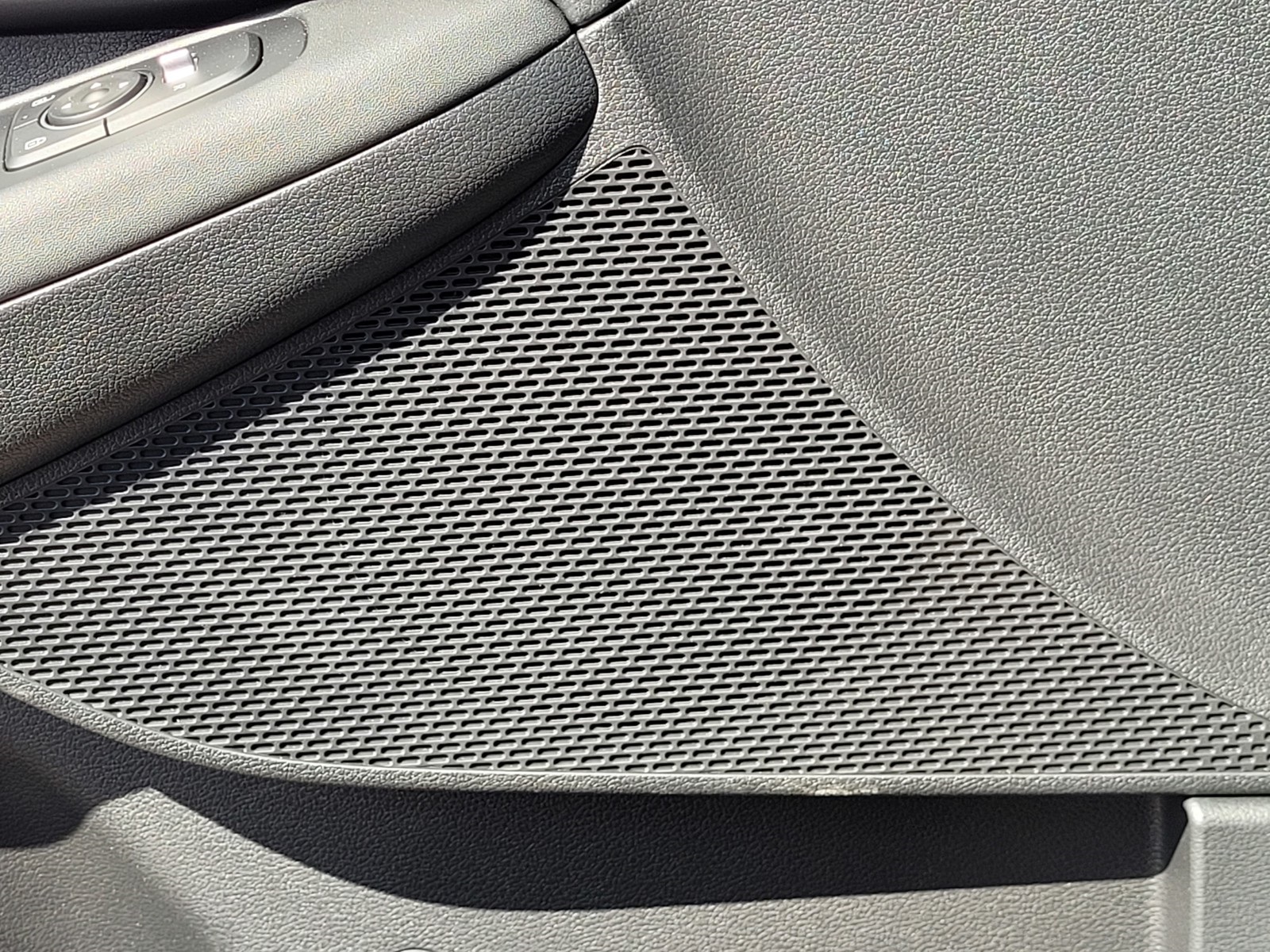 2025 Hyundai Sonata SEL photo 14