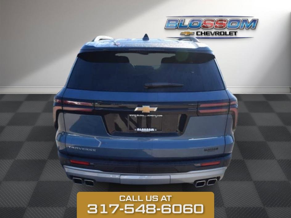 2025 Chevrolet Traverse photo 4