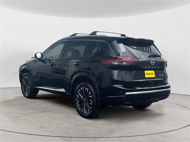 2026 Nissan Rogue Platinum photo 2