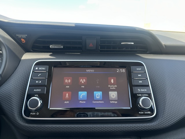 2025 Nissan Kicks Play S photo 13