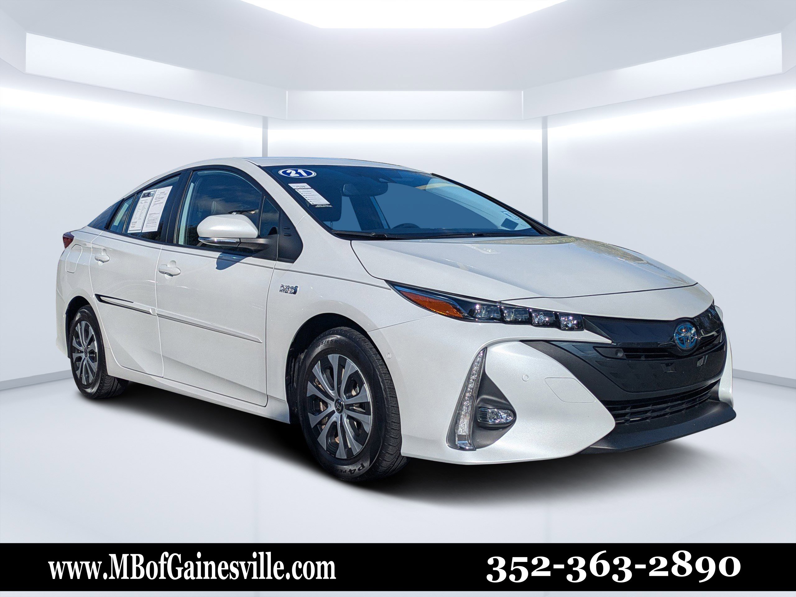 2021 Toyota Prius Prime Limited's photo