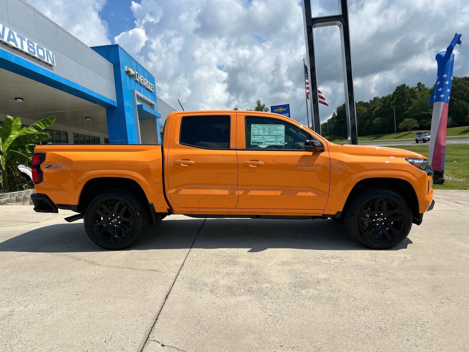 2025 Chevrolet Colorado Z71 photo 3