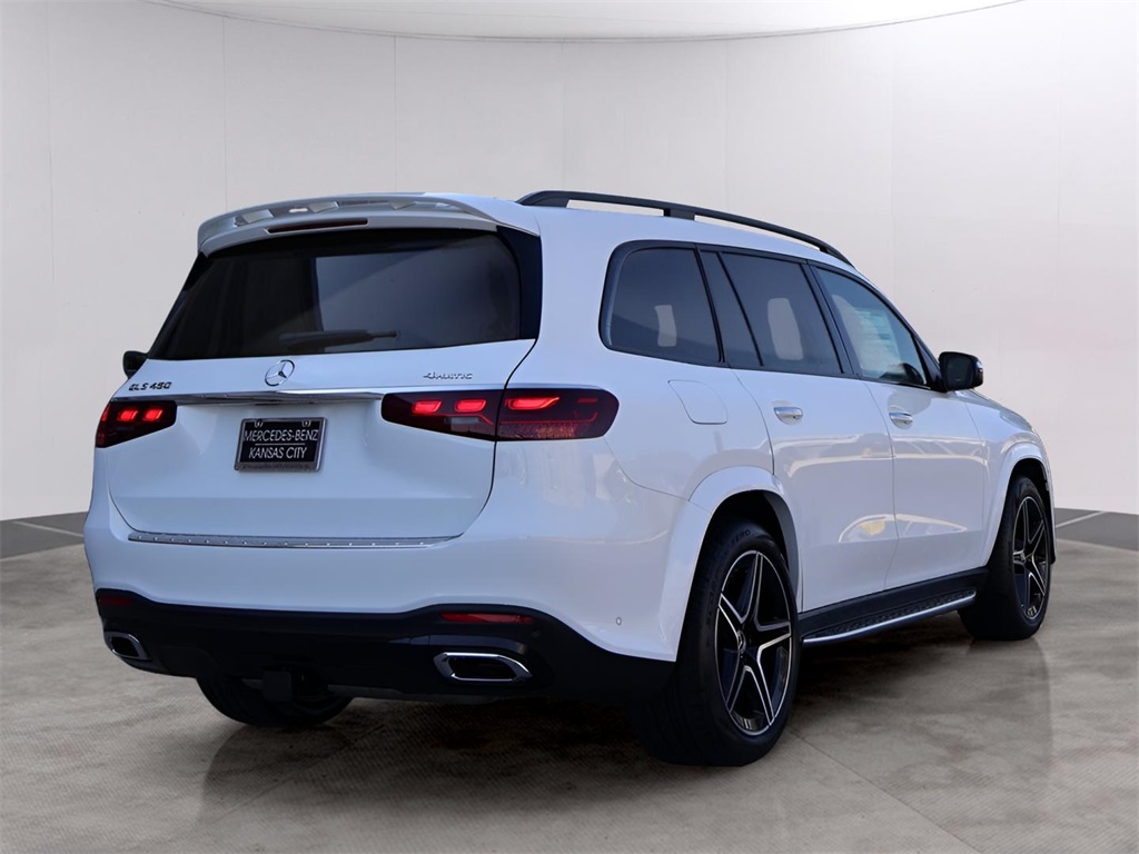2025 Mercedes Benz GLS 450 4MATIC photo 4