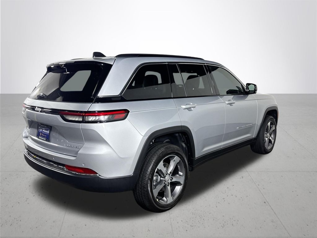 2025 Jeep Grand Cherokee Limited photo 4
