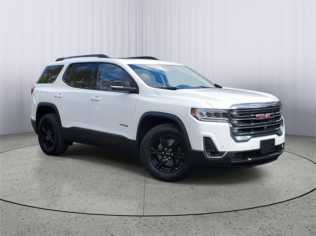 2022 GMC Acadia AT4's photo