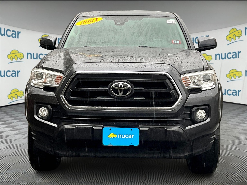 2021 Toyota Tacoma SR5 photo 2