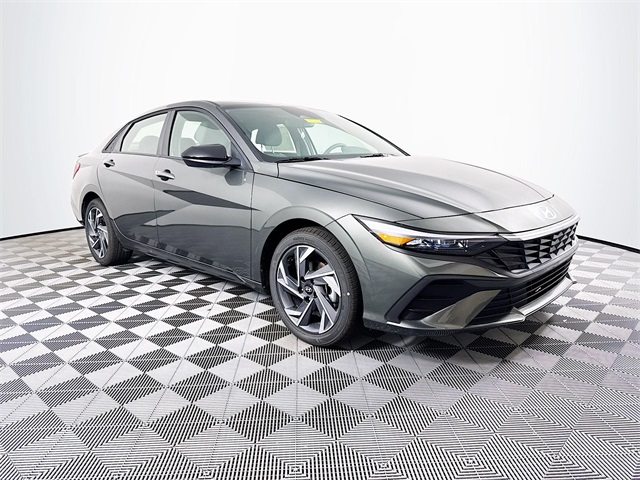 2025 Hyundai Elantra SEL Sport photo 8