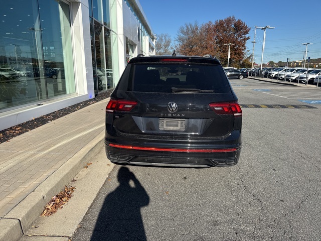 2022 Volkswagen Tiguan SE R-Line Black photo 2