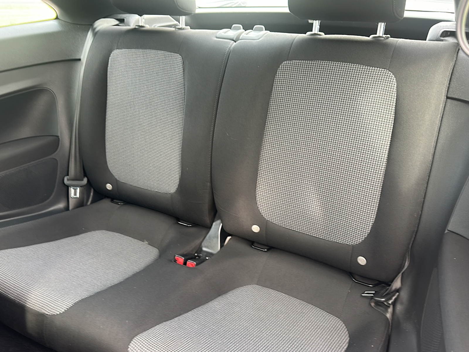 2019 Volkswagen Beetle Final Edition photo 4