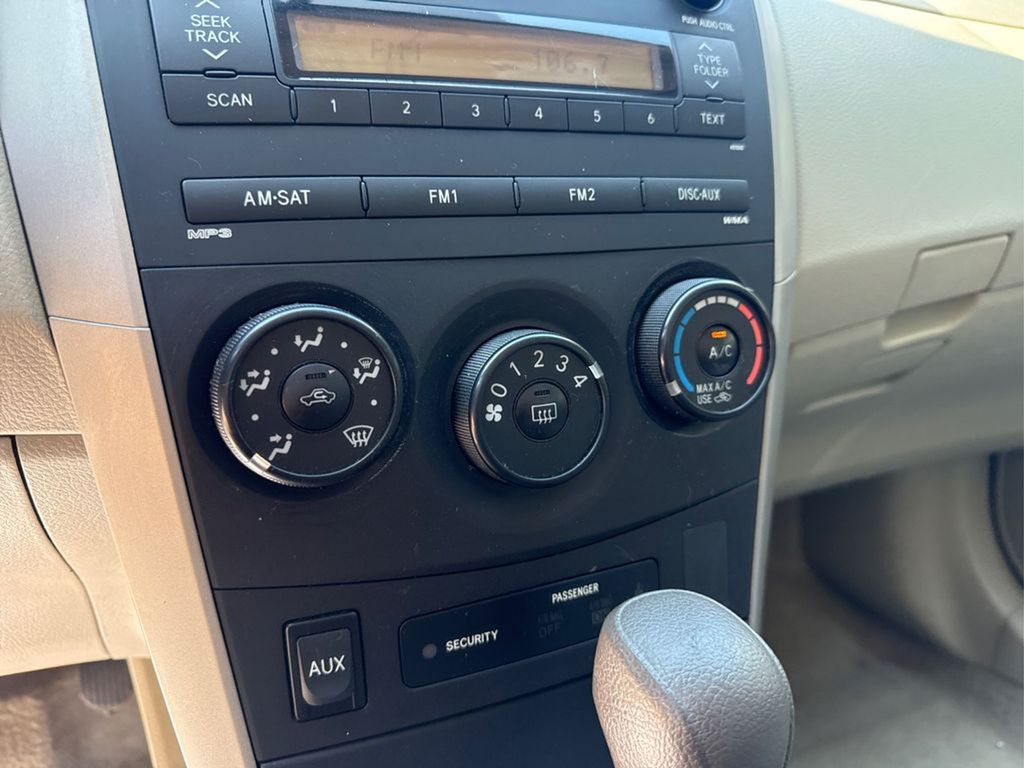 2010 Toyota Corolla Base photo 24