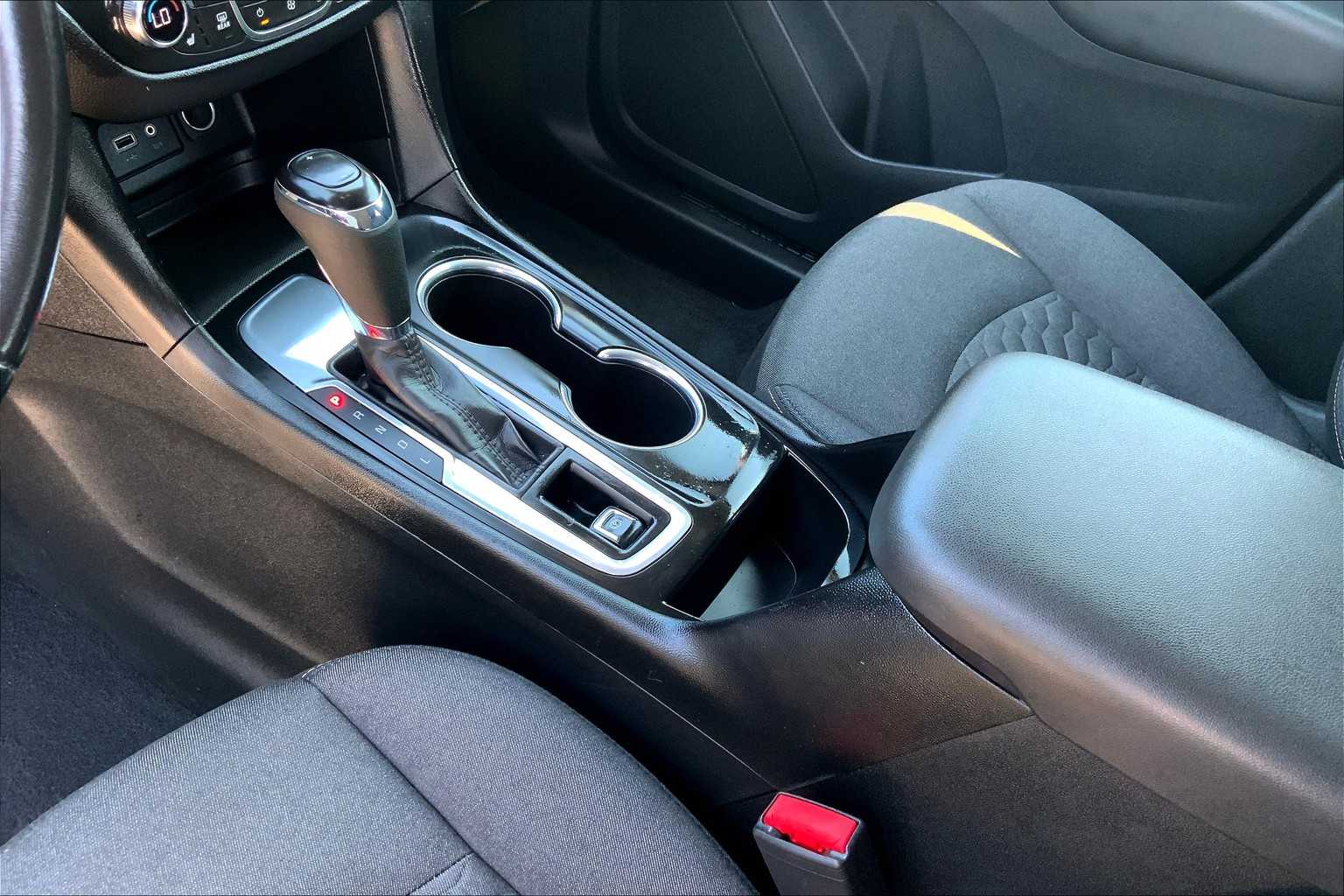 2020 Chevrolet Equinox LT photo 14