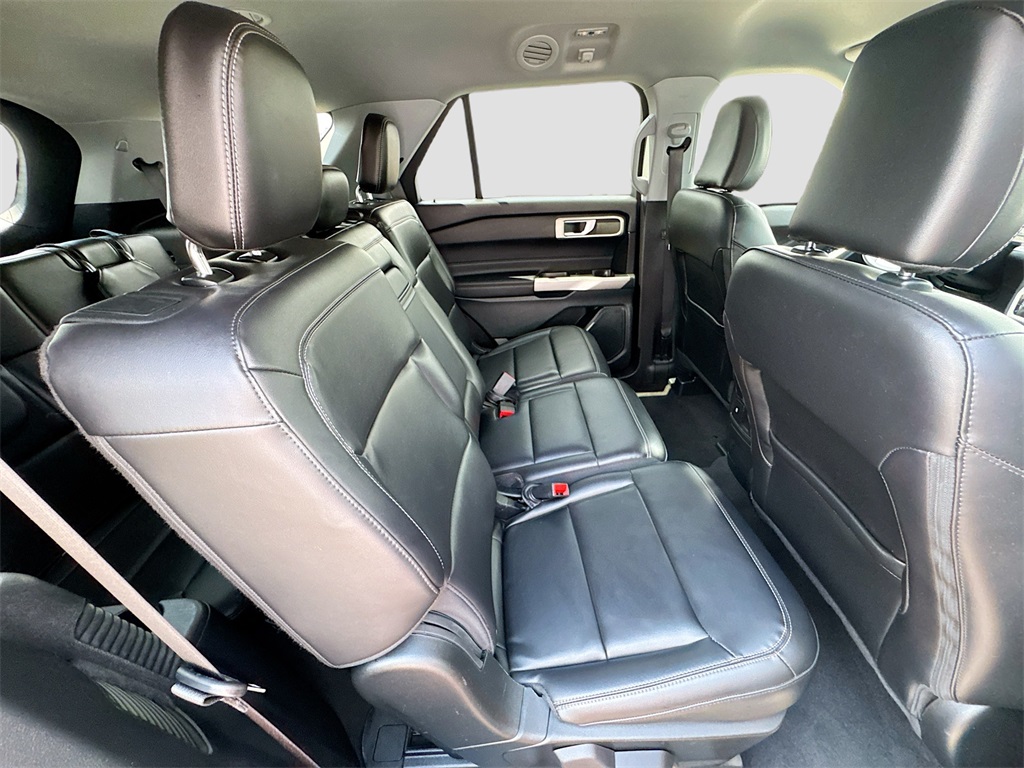 2023 Ford Explorer XLT photo 23