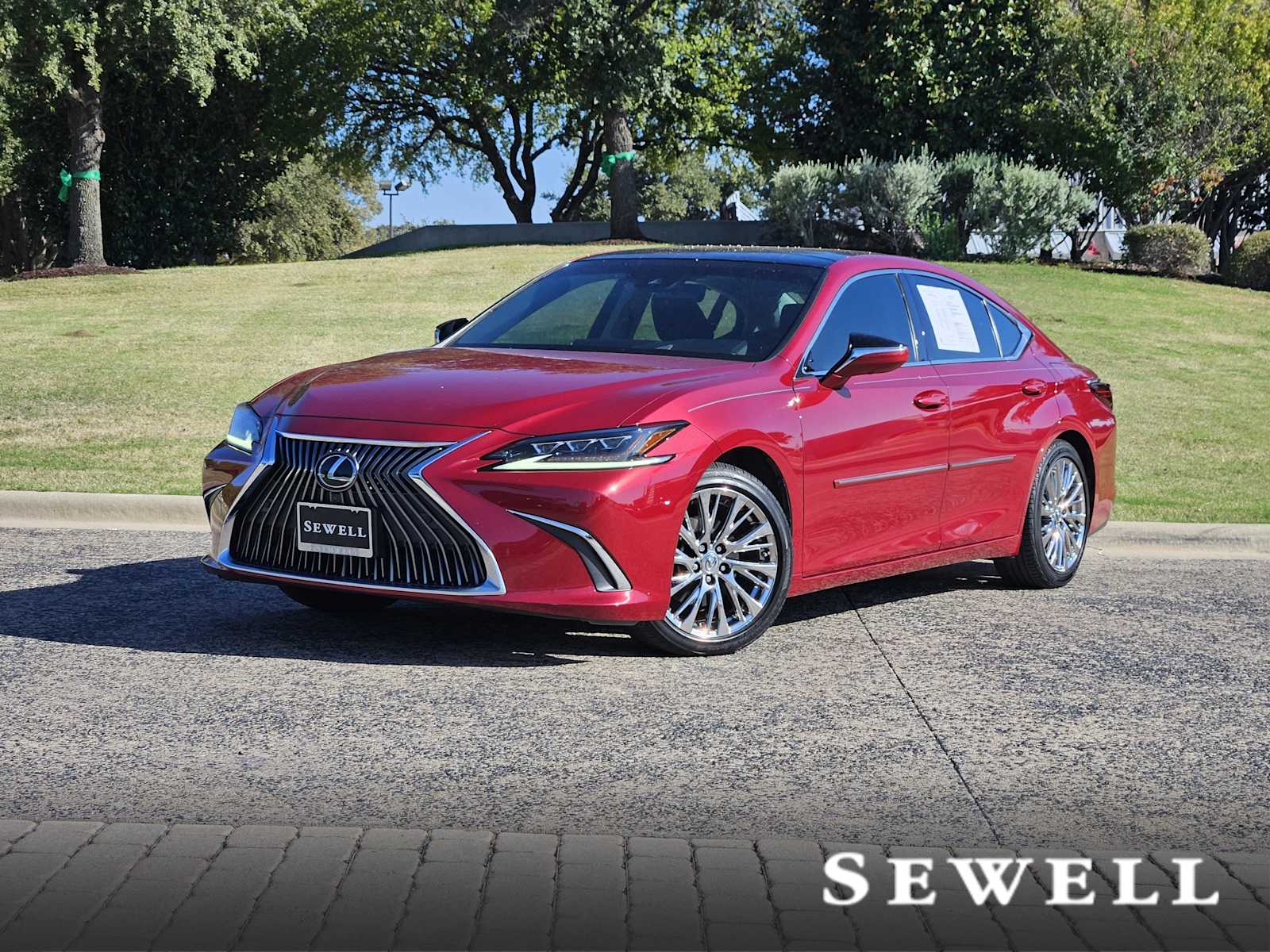 2021 Lexus ES 350 Ultra Luxury's photo