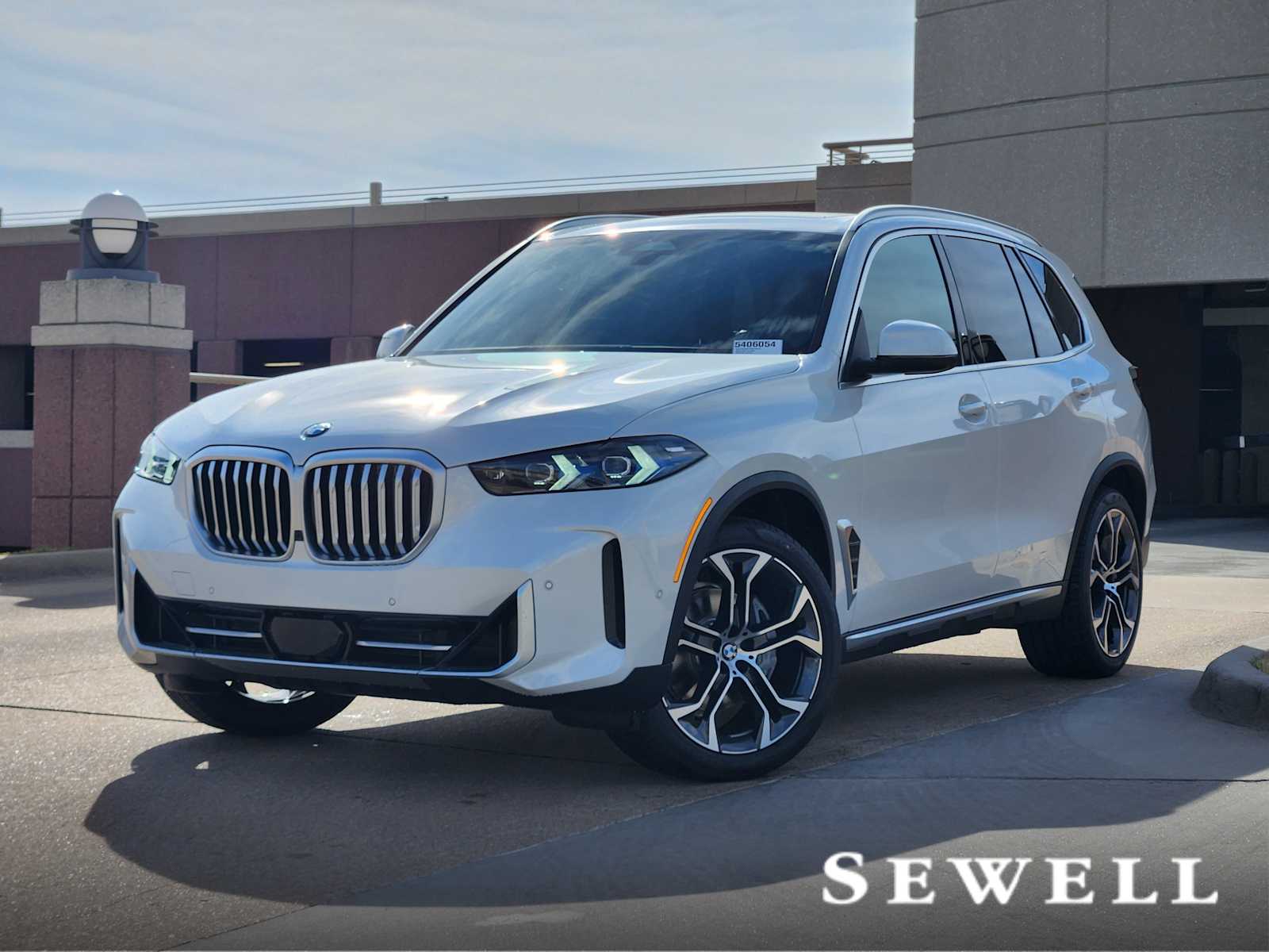 2026 BMW X5 40e's photo
