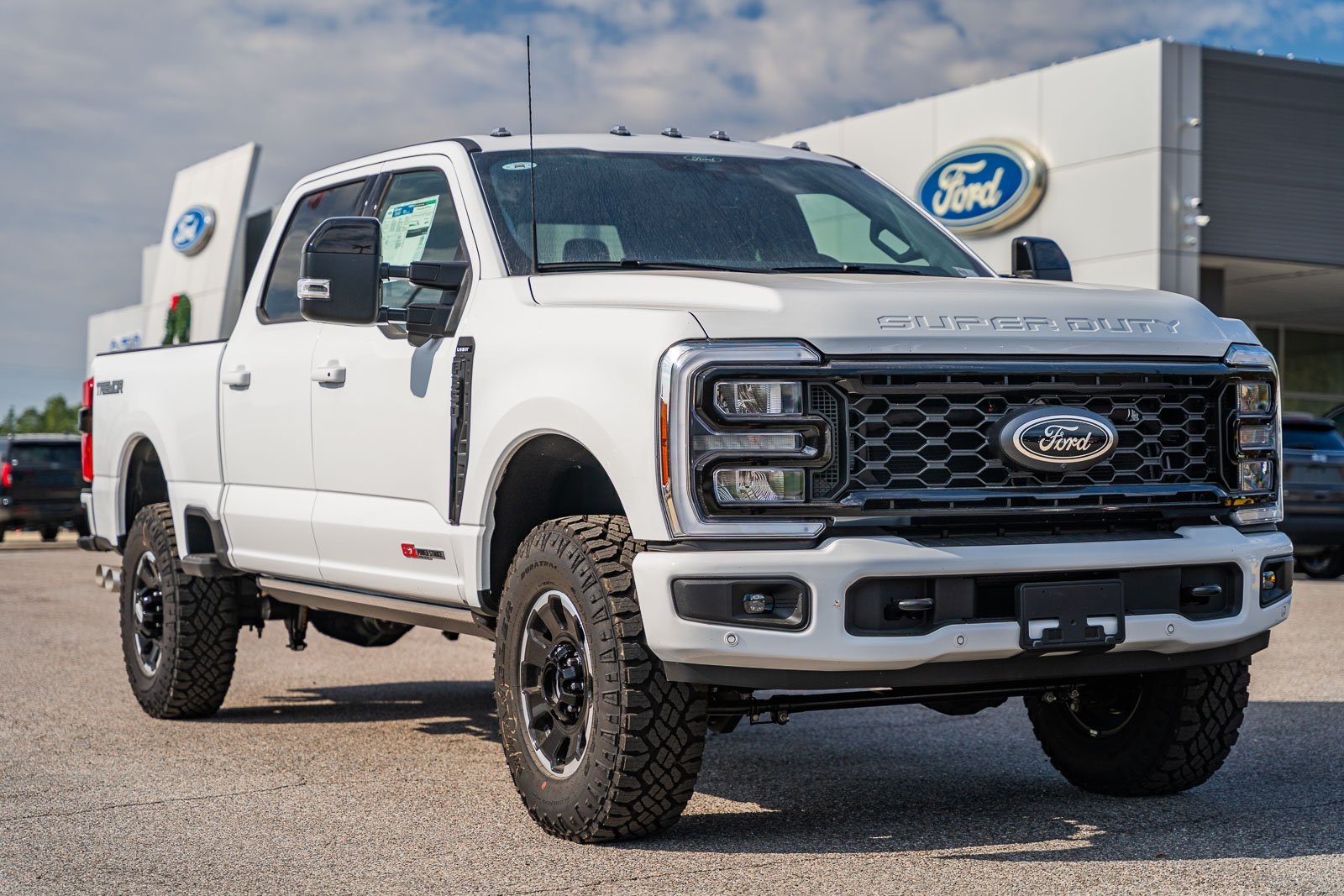 2026 Ford F-350 Super Duty Lariat's photo