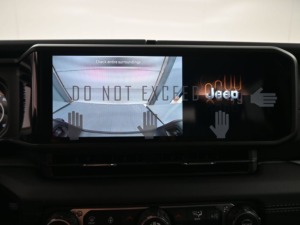 2025 Jeep Gladiator Sport photo 28