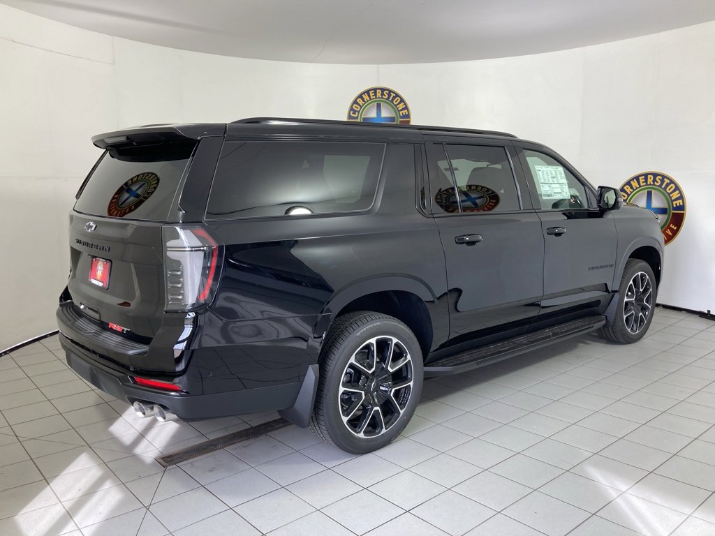 2026 Chevrolet Suburban RST photo 18