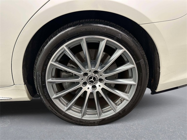2023 Mercedes Benz S 580e 4MATIC photo 4