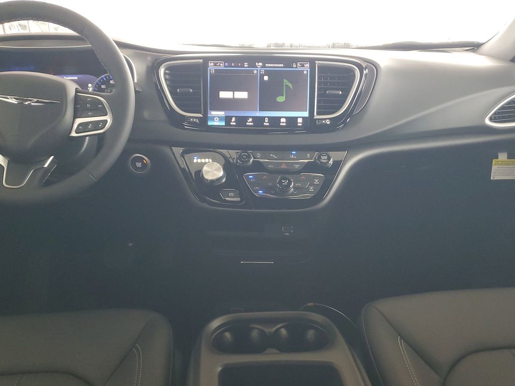 2026 Chrysler Voyager LX photo 26