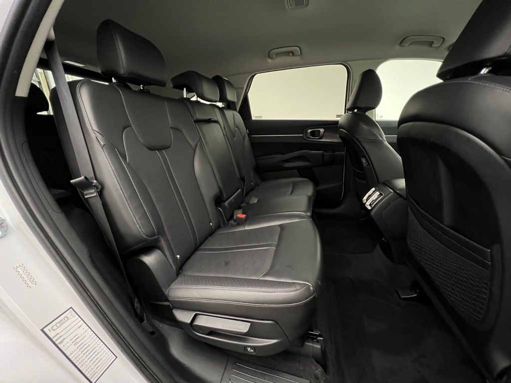 2024 Kia Sorento S photo 22