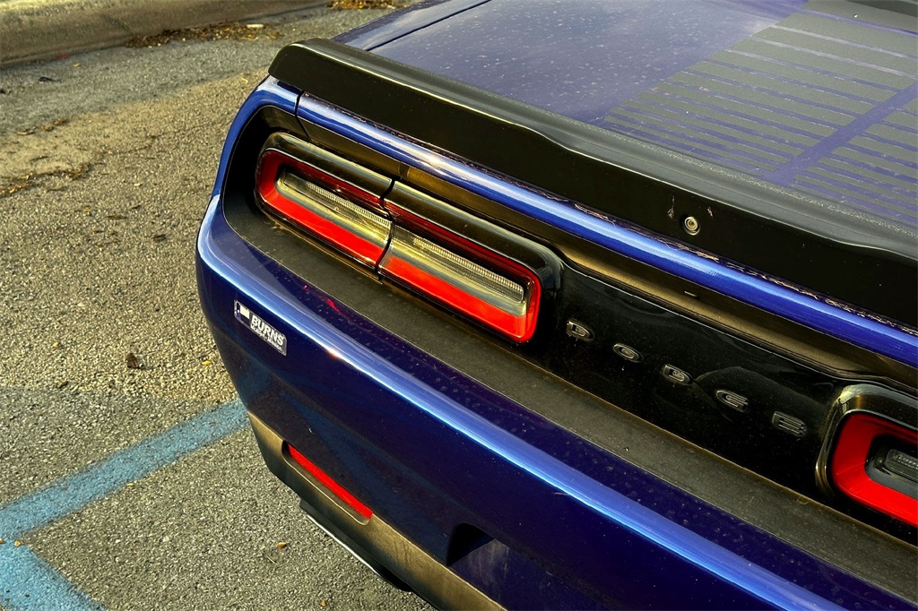 2022 Dodge Challenger SXT photo 8