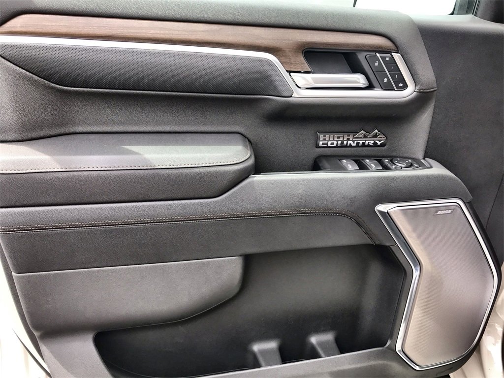 2026 Chevrolet Silverado 1500 High Country photo 13