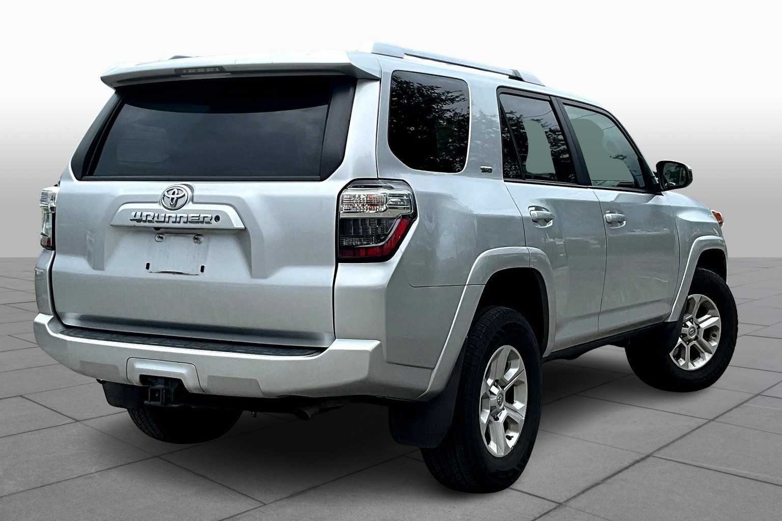 2014 Toyota 4Runner SR5 photo 11