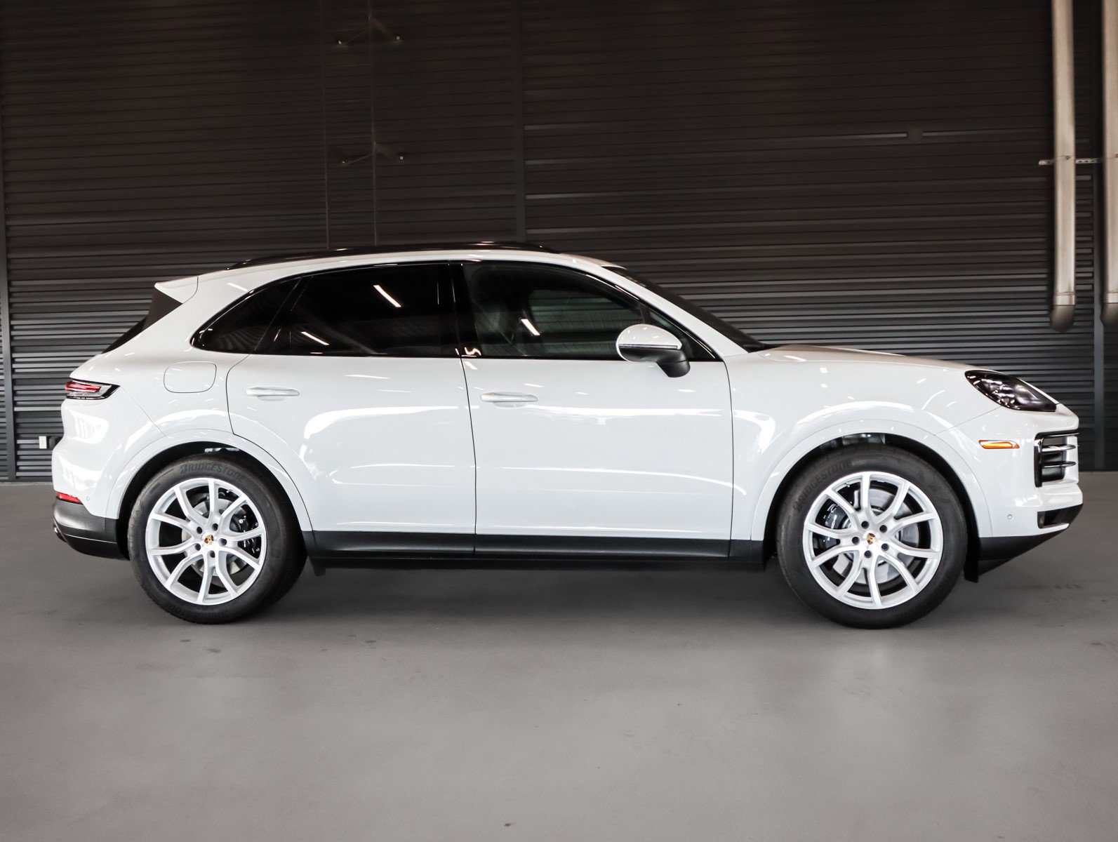 2024 Porsche Cayenne S photo 11