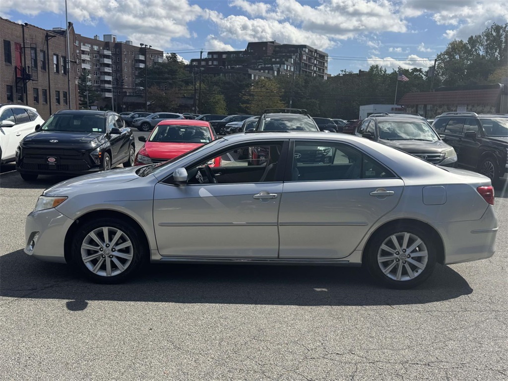 2012 Toyota Camry XLE photo 3