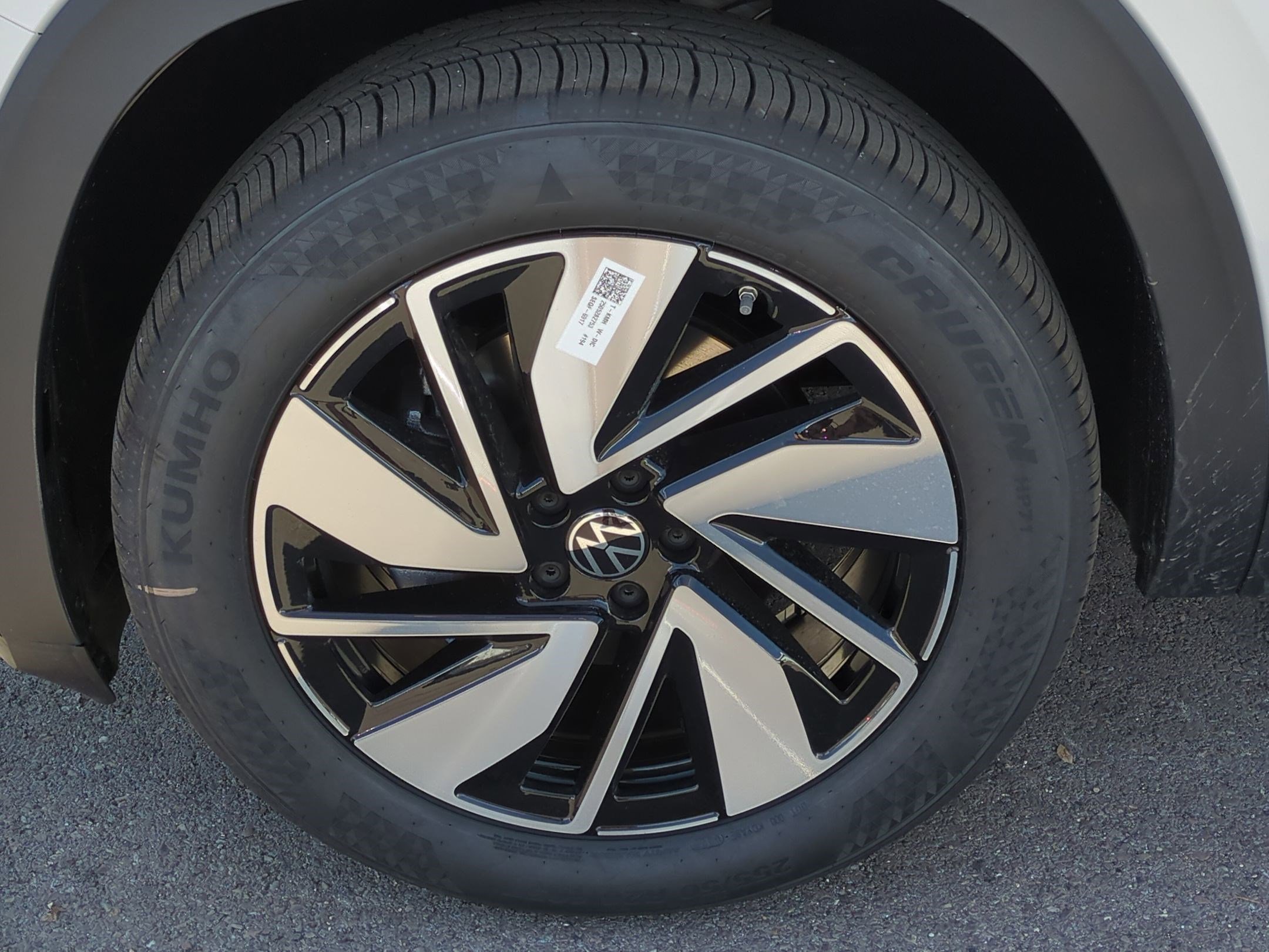 2025 Volkswagen Atlas SEL photo 17
