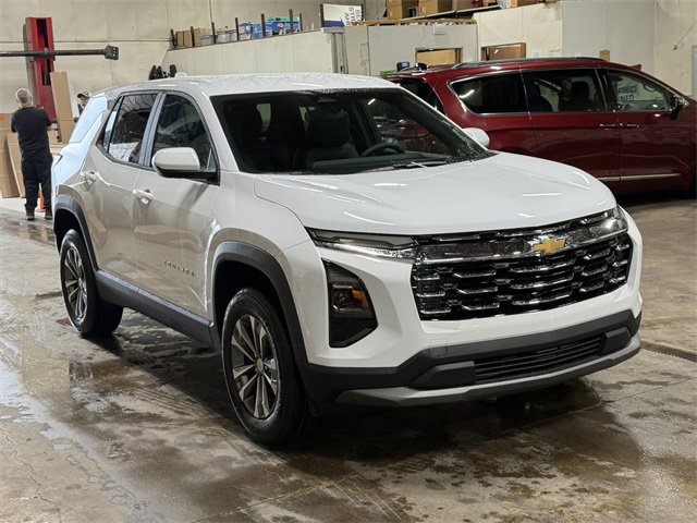 2026 Chevrolet Equinox LT photo 2