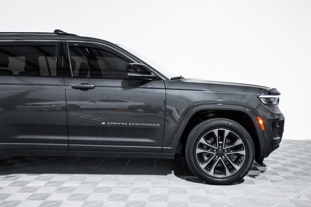 2022 Jeep Grand Cherokee Overland photo 3
