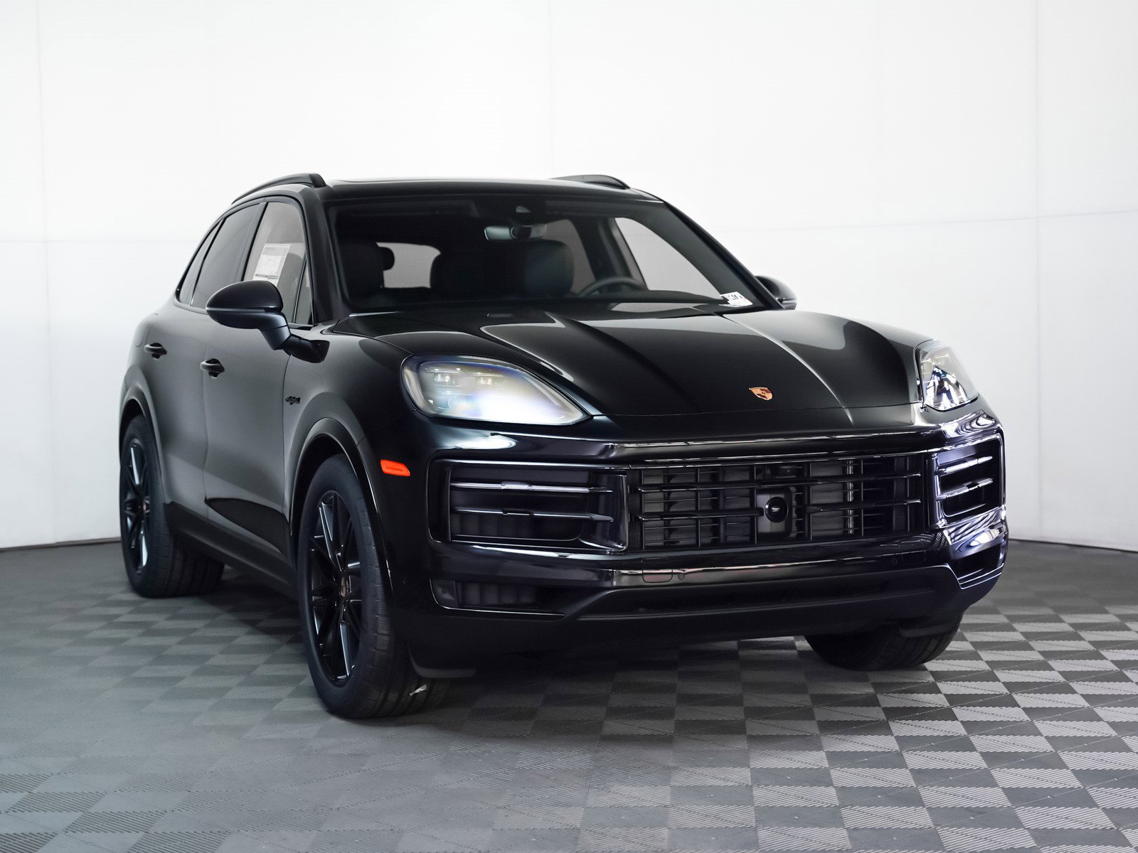 2025 Porsche Cayenne E-Hybrid photo 8