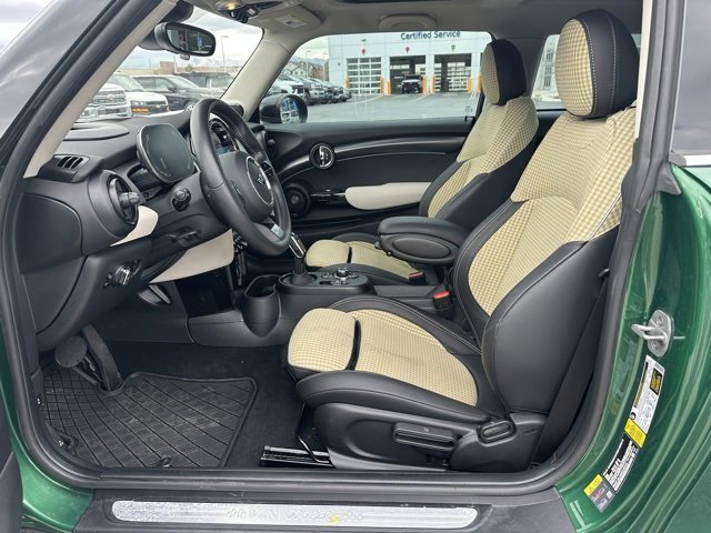 Used 2024 MINI Hardtop 2 Door SE with VIN WMW13DJ06R2U85454 for sale in South Jordan, UT